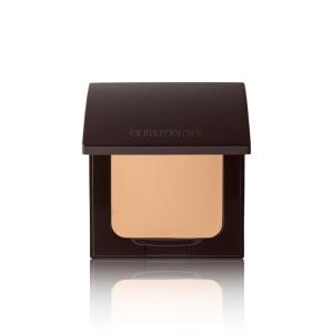 Laura Mercier Translucent Pressed Setting Powder, 12HR Shine Control, Sweat and Humidity Resistant, Cake-Free, Matte Finish, Includes Applicator(Translucent Medium Deep)